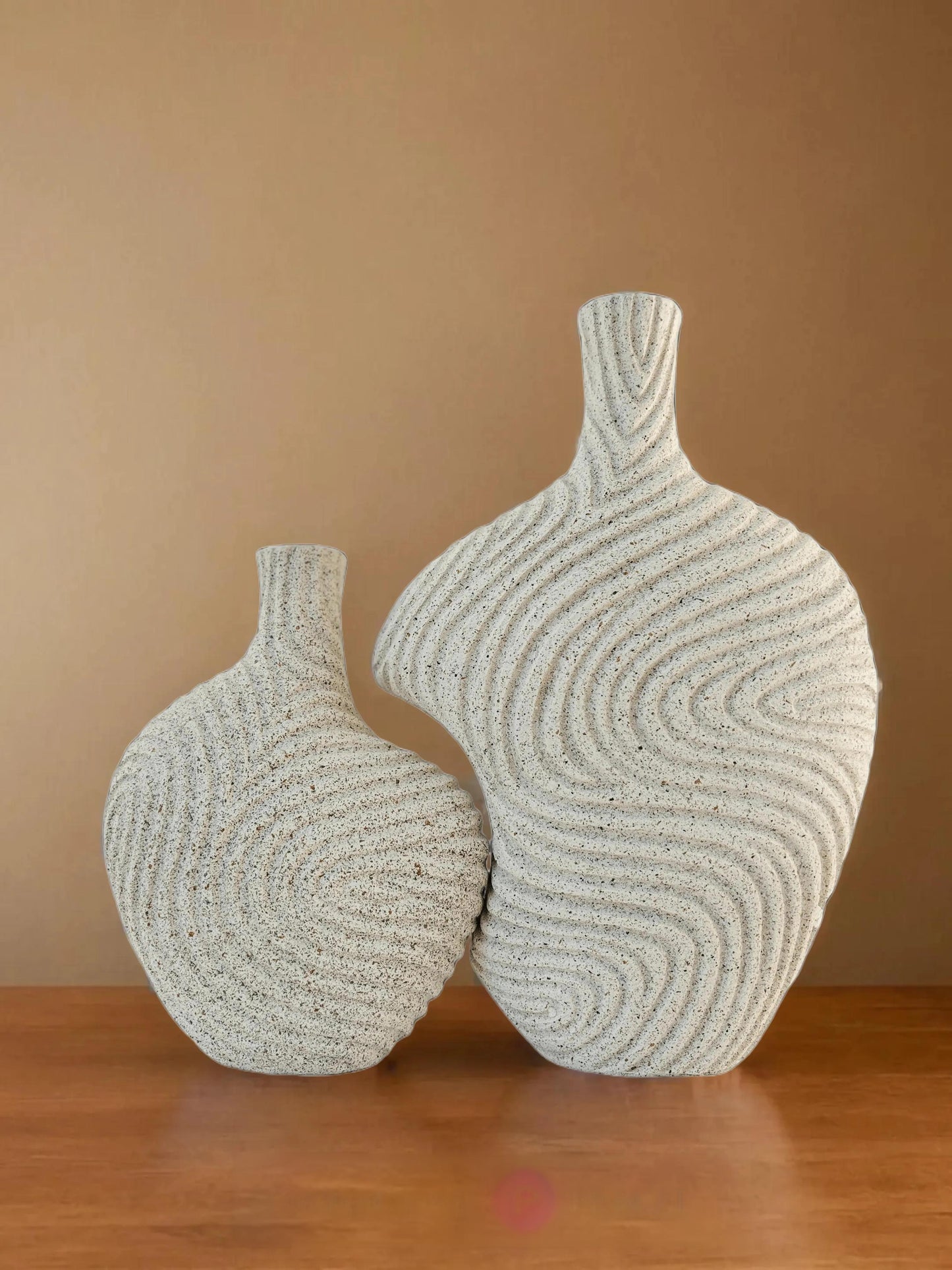 "Elegant Resin Vase – Modern home decor centerpiece, handcrafted design, perfect for living room, office, and gifting – Arishta Home"